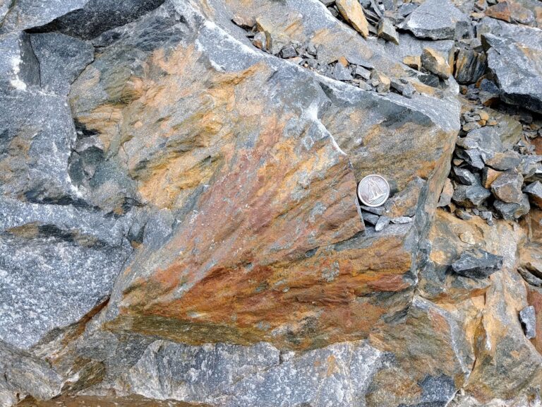 Shatter cone - Until the 80s, most researchers be-lieved that a large volcanic eruption was responsible for the Sudbury structure. The finding of rocks with conically-shaped fractures, so-called shatter cones, is now regarded as key evidence for an impact origin because their formation requires ultra-high pressures. (photo credit: Kamil Bulcewicz)