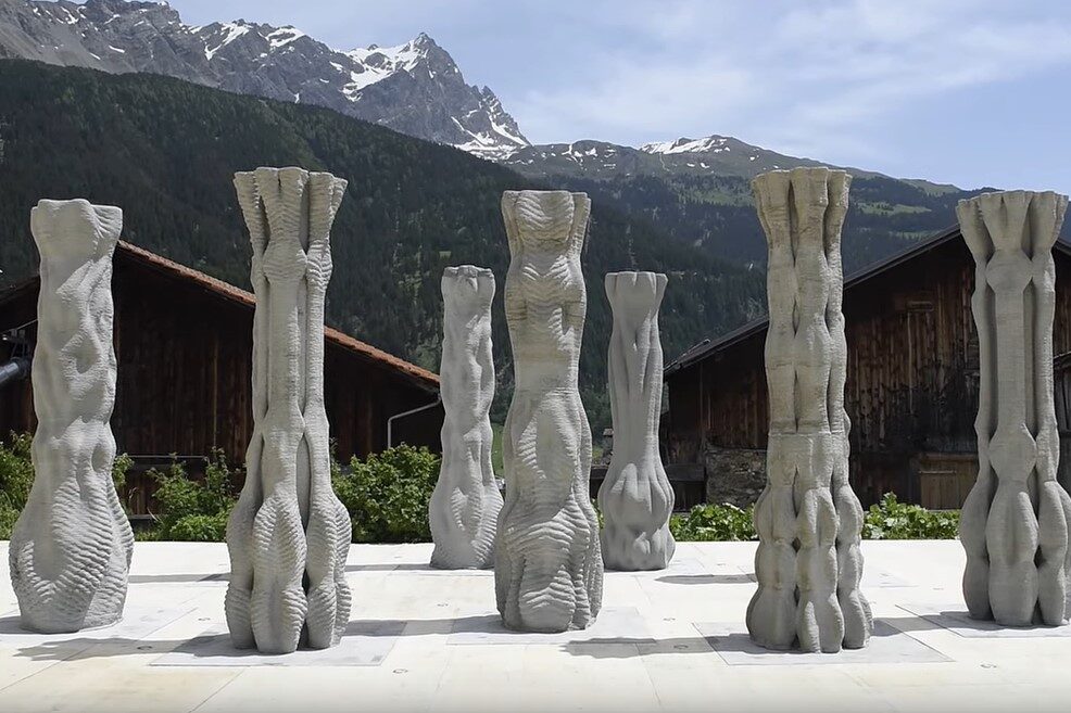 Concrete pillars made by a 3D printed robot